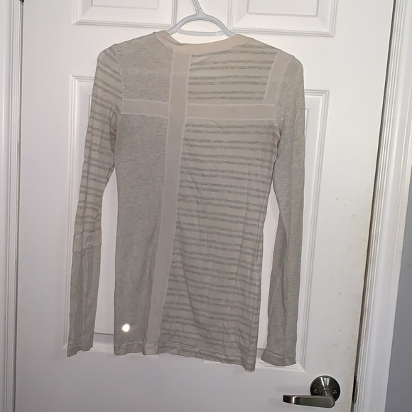 Lululemon White Long Sleeve Sz 6 - Picture 2 of 4